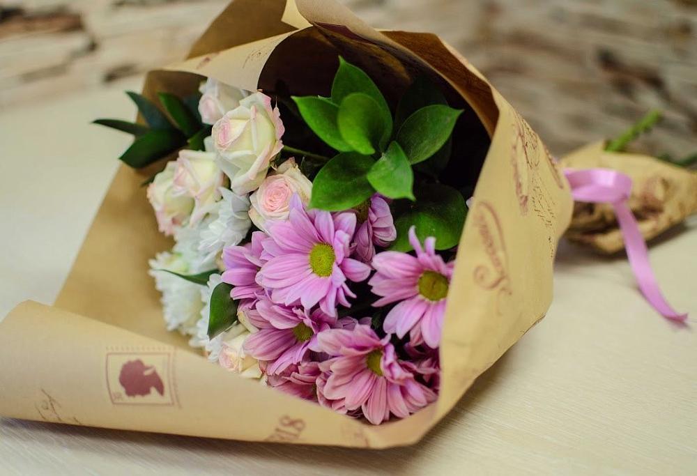 Букет цветов из: Розы и Хризантемы в Медногорске