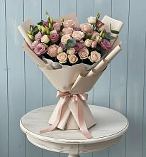 Букет цветов из:  Розы и Лизиантусы в Медногорске