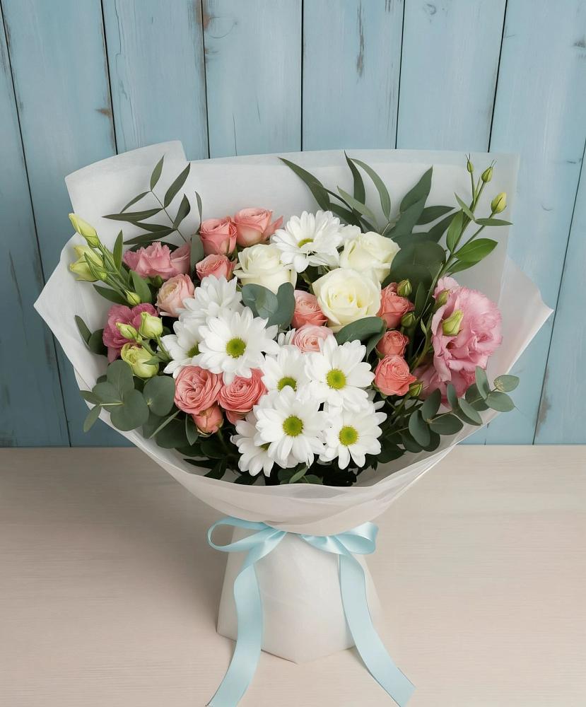Букет цветов из: Розы, Лизиантусы и Хризантемы в Медногорске