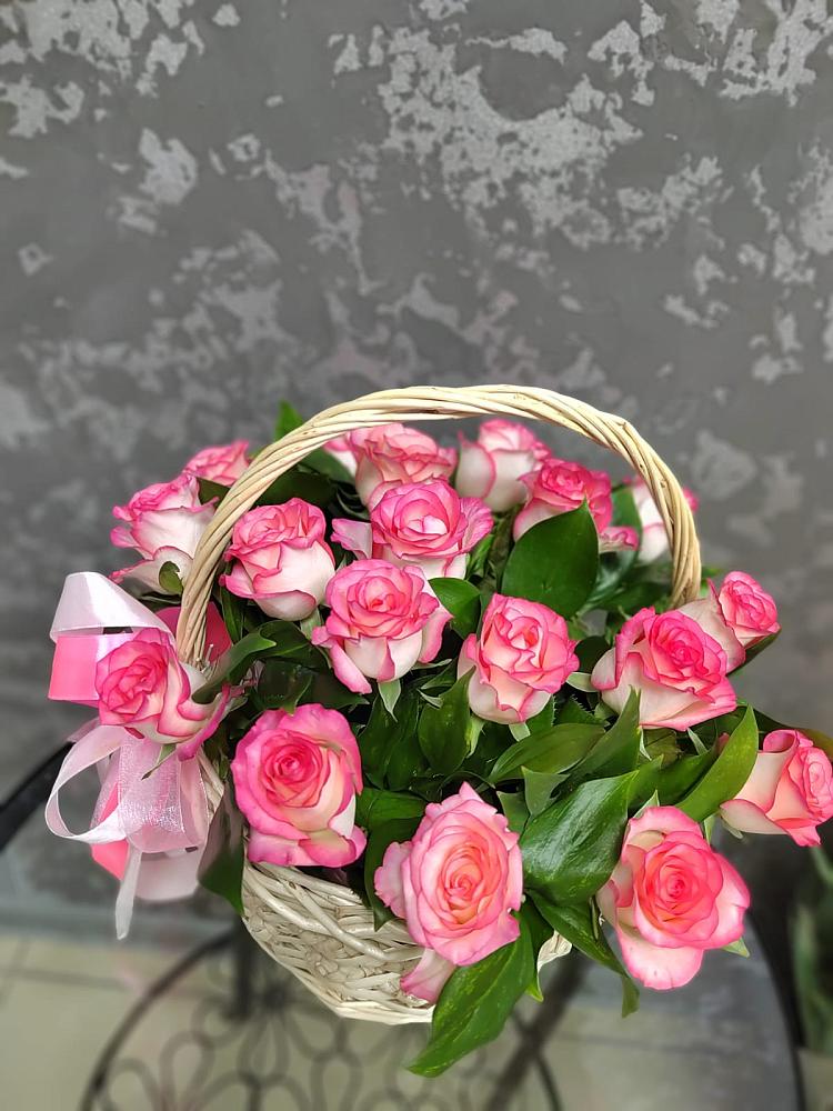 Цветочная композиция из Розы в корзине в Медногорске