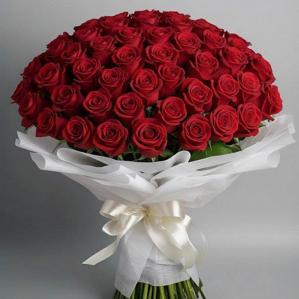 Букет 101 Красная роза Блэк Мэджик в Медногорске