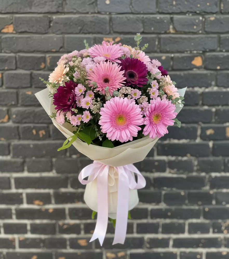 Букет цветов из: Герберы и Хризантемы в Медногорске