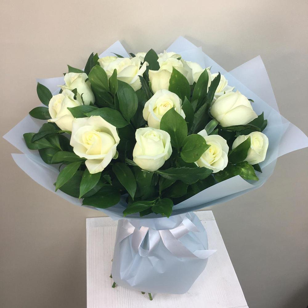 Букет 15 Белых роз Проуд в Медногорске