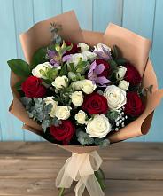 Букет цветов из:  Розы и Альстромерии в Медногорске