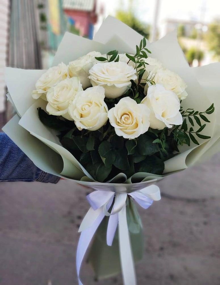 Букет Белые розы Проуд в Медногорске