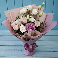 Букет цветов из:  Розы и Лизиантусы в Медногорске