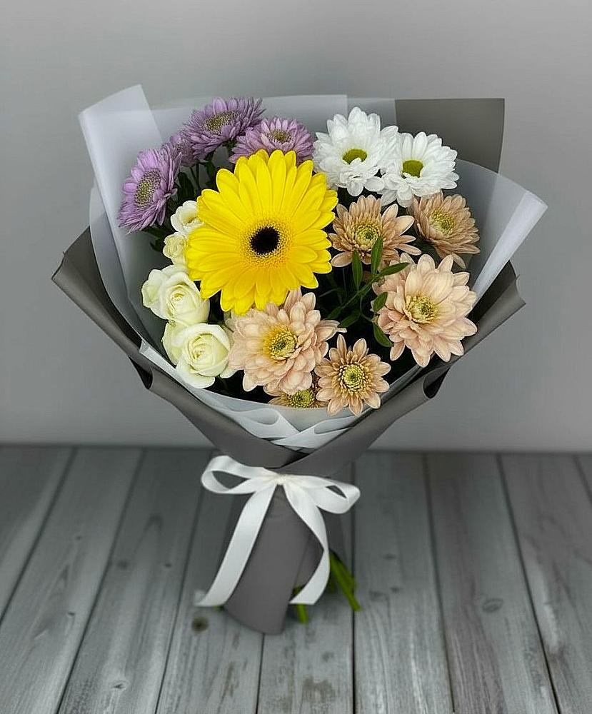 Букет цветов из: Розы, Герберы и Хризантемы в Медногорске