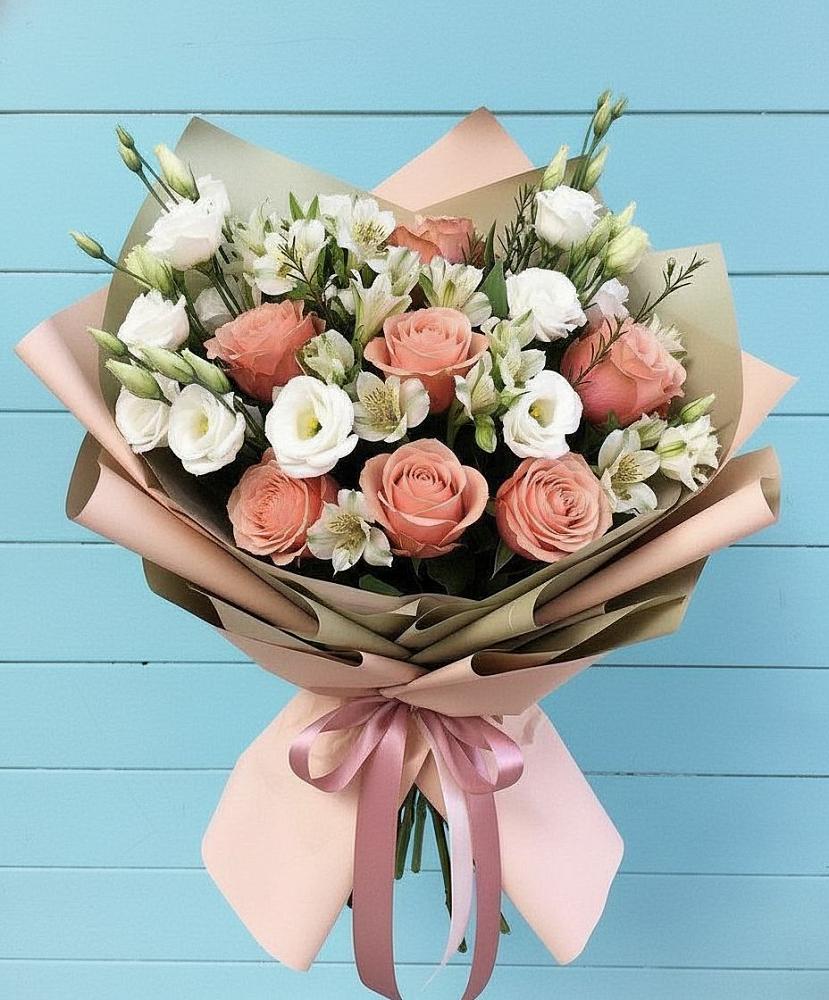 Букет цветов из: Розы, Альстромерии и Лизиантусы в Медногорске