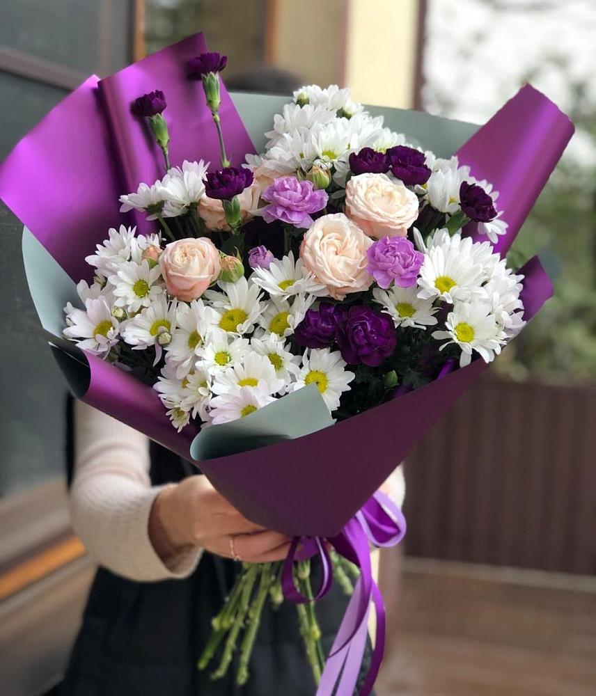 Букет цветов из: Хризантемы, Гвоздики и Розы в Медногорске