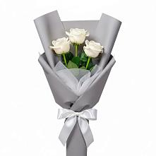 Букет 3 белые розы в Медногорске