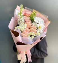 Букет цветов из:  Хризантемы и Розы в Медногорске