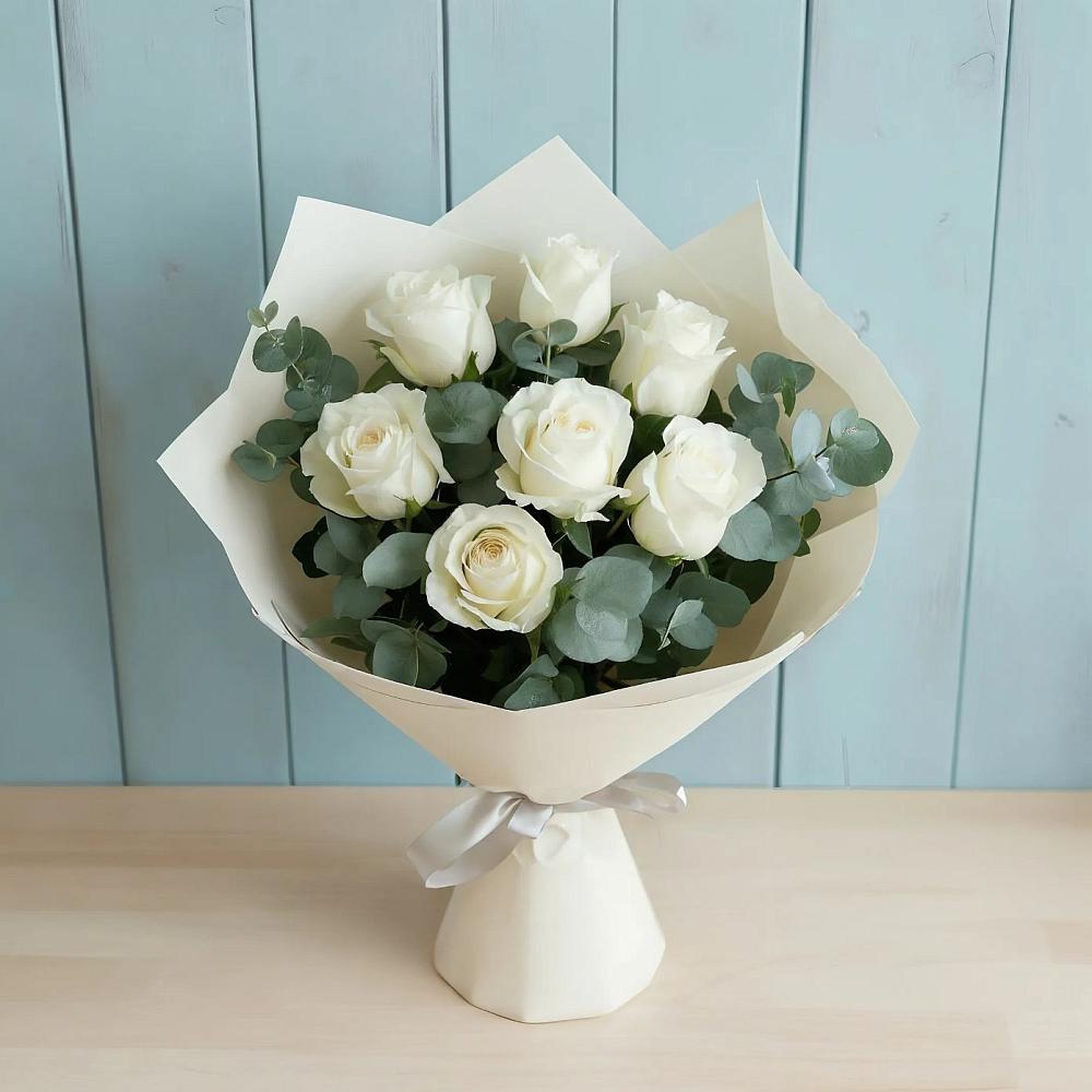 Букет Белые розы в Эвкалипте в Медногорске