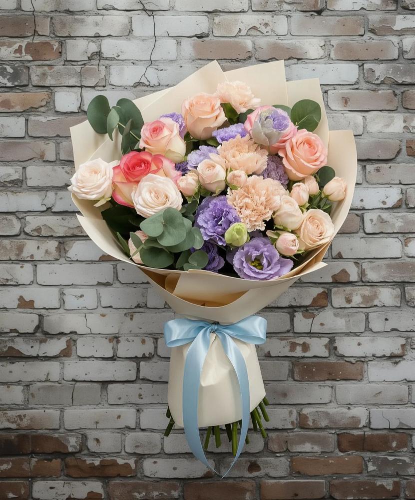 Букет цветов из: Розы, Лизиантусы и Гвоздики в Медногорске