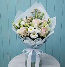Букет цветов из:  Розы и Лизиантусы в Медногорске