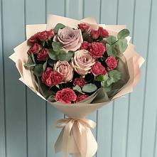 Букет цветов из:  Гвоздики и Розы в Медногорске