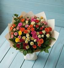 Букет Микс из разноцветных кустовых роз в Медногорске